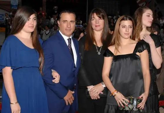 Marivi Lorido Garcia with family